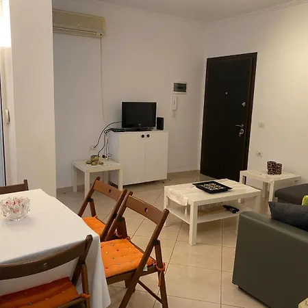 Boulevard Apartment