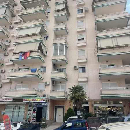 Boulevard Apartment *